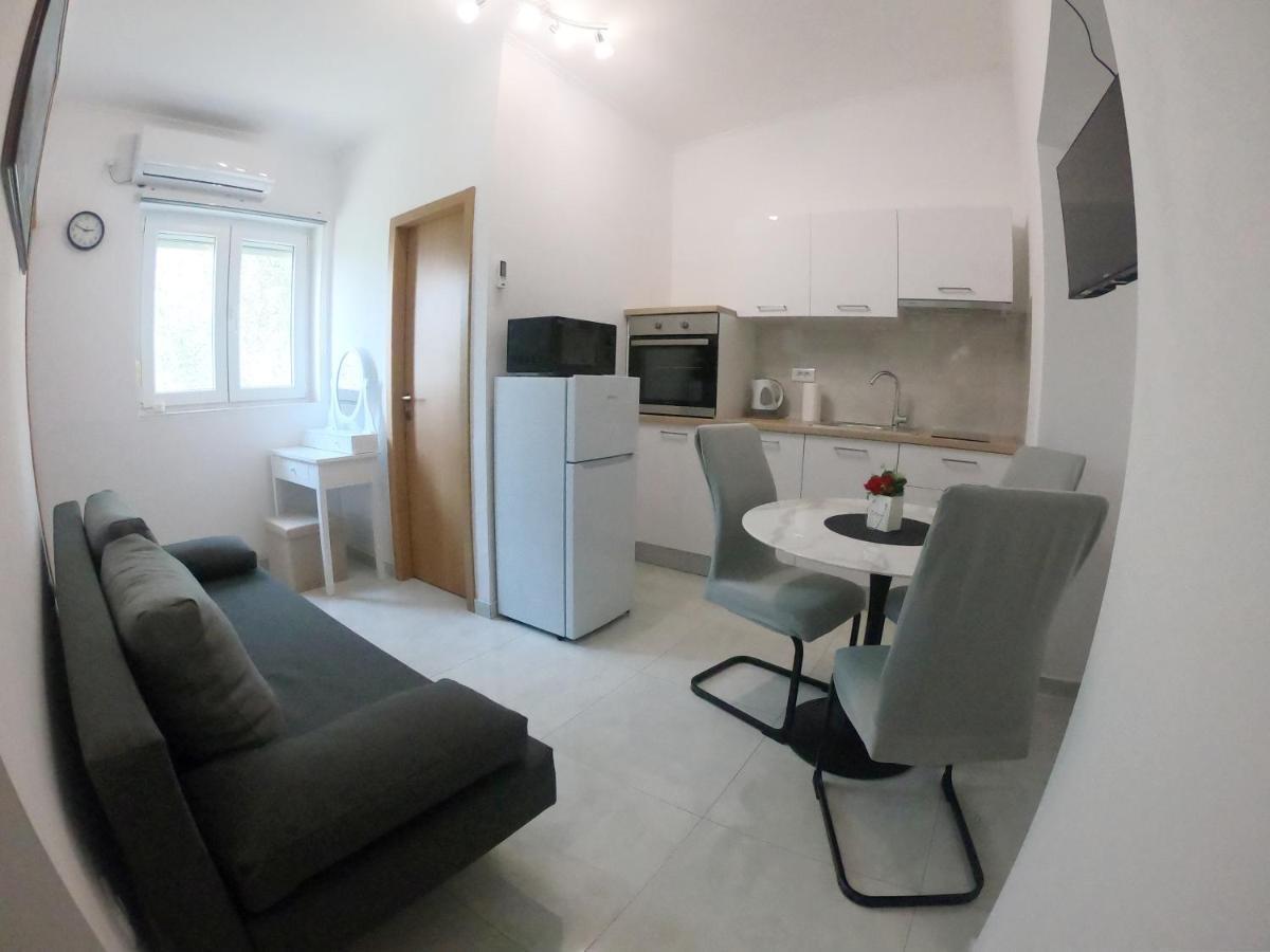 Apartman Tina Ražanac Eksteriør billede